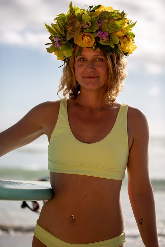 wellbeing-coach-woman-surfer